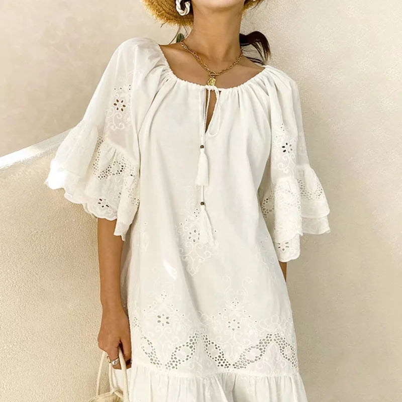 Vestido Branco de Lese com Bordados